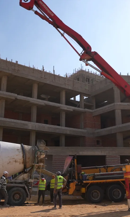 الأعمال الانشائية لمشروع Lake Yard